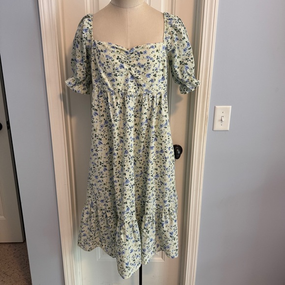 Abercrombie & Fitch Dresses & Skirts - Abercrombie & Fitch Large Petite White Blue Floral DRESS Peasant Cottage Prairie